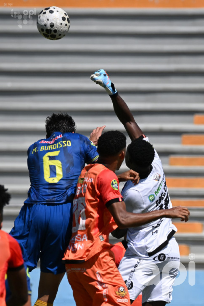 Delfín y Libertad marcan tablas 0-0 en Manta