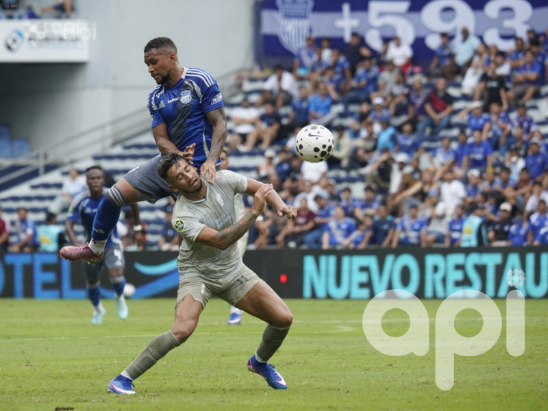 Emelec vence, con polémica, 2-1 a Orense