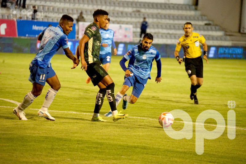 Heroico triunfo celeste y lamento fronterizo