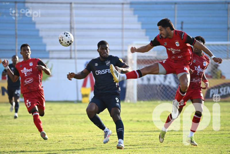 El atunero se come el invicto de Chatoleí