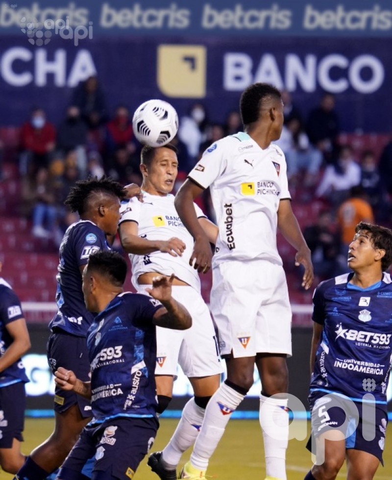 Liga lo da vuelta y vence 3-2 a Macará