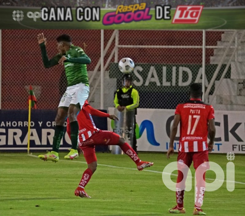 Técnico Universitario arrolla 2-0 a Orense en Ambato