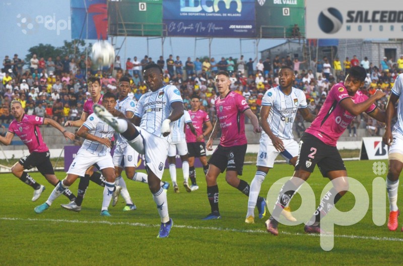 'Súper 9' amarga la despedida de Renato Paiva