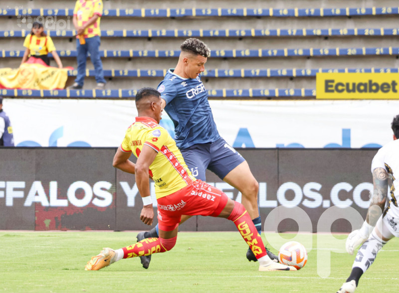 U. Católica blanquea 6-2 al Aucas