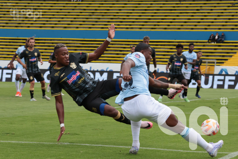 Chatoleí atesora el invicto con goleada