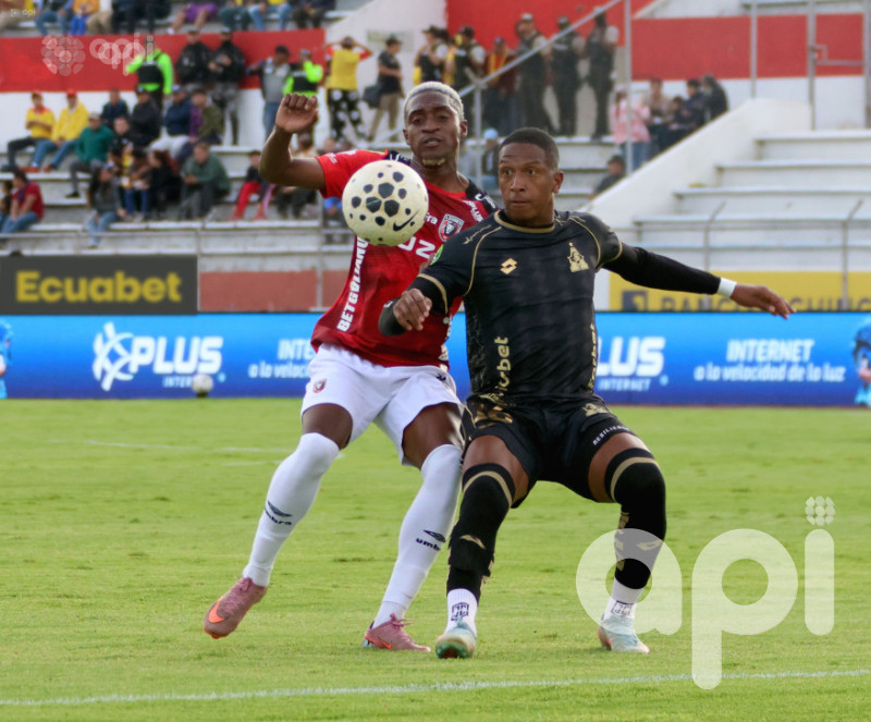 Papá Aucas sube como espuma en la tabla