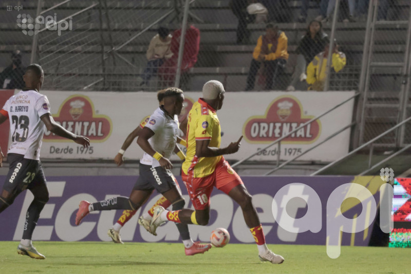 Aucas pasa 2-0 a Barcelona en choque de ídolos