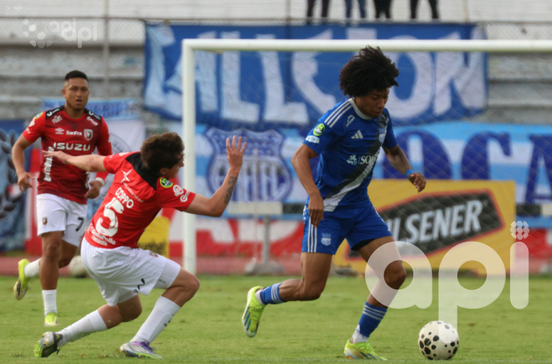 Leones FC destruye 2-0 a Emelec