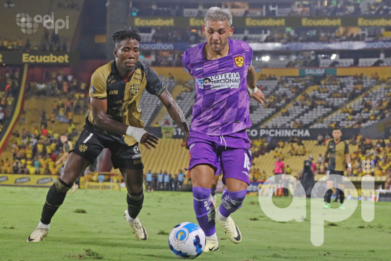 Barcelona salva el 1-1 ante Aucas