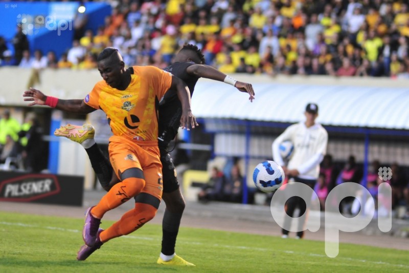 Libertad rescata un empate 2-2 ante Barcelona en Loja