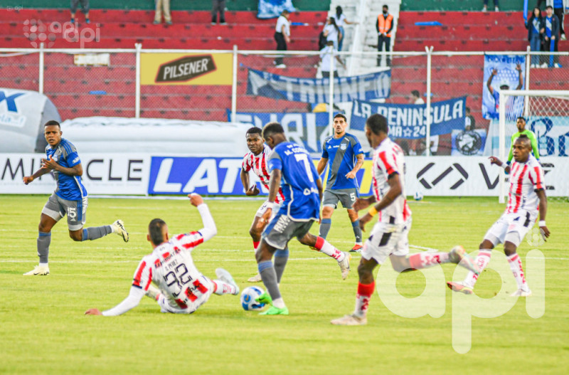 El Rodillo mejora y frena al Bombillo