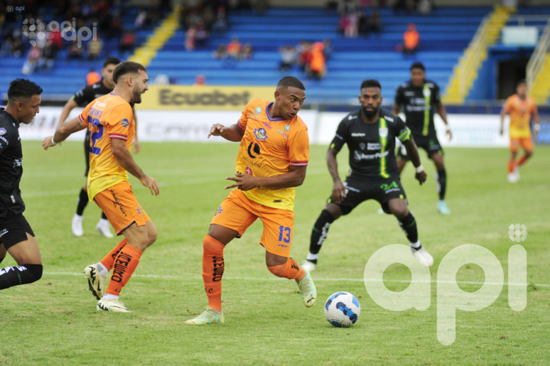 Loja suma poco y sigue hundido