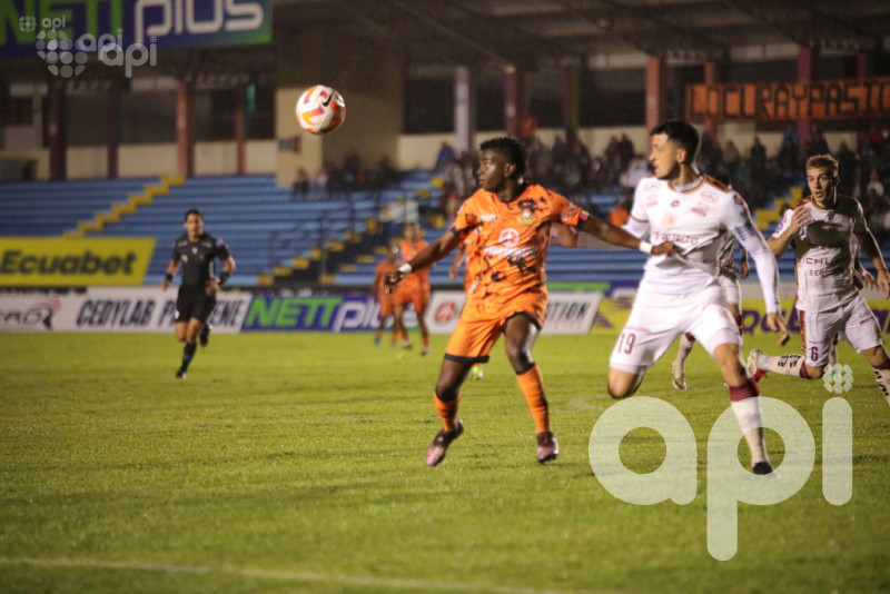 Libertad acomoda 2-1 a Deportivo Cuenca