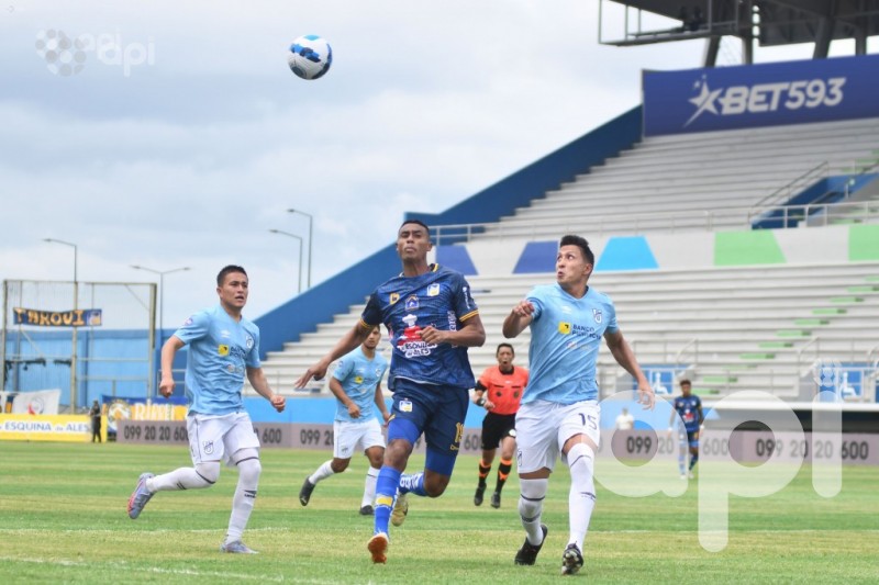 Delfín y Católica reparten honores 0-0 en Manta