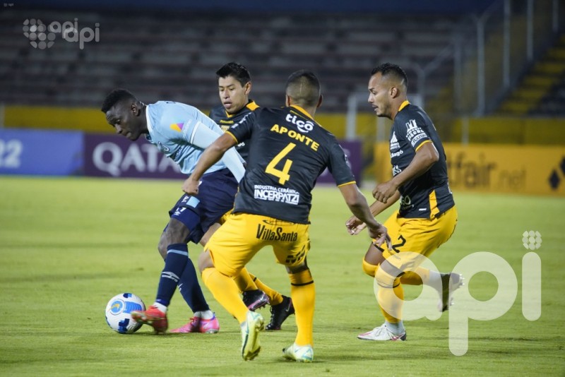Universidad Católica iguala (0-0) en casa con The Srongest por la Libertadores