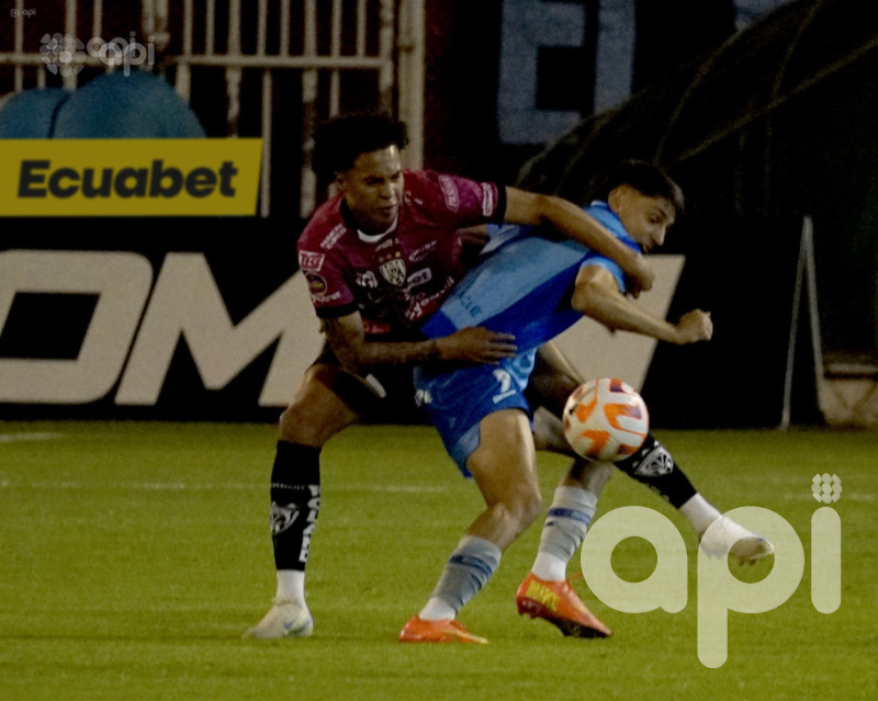 Del Valle remonta, asegura ventaja y punta