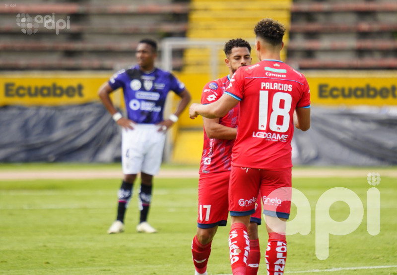 IDV se encumbra al superar al criollo