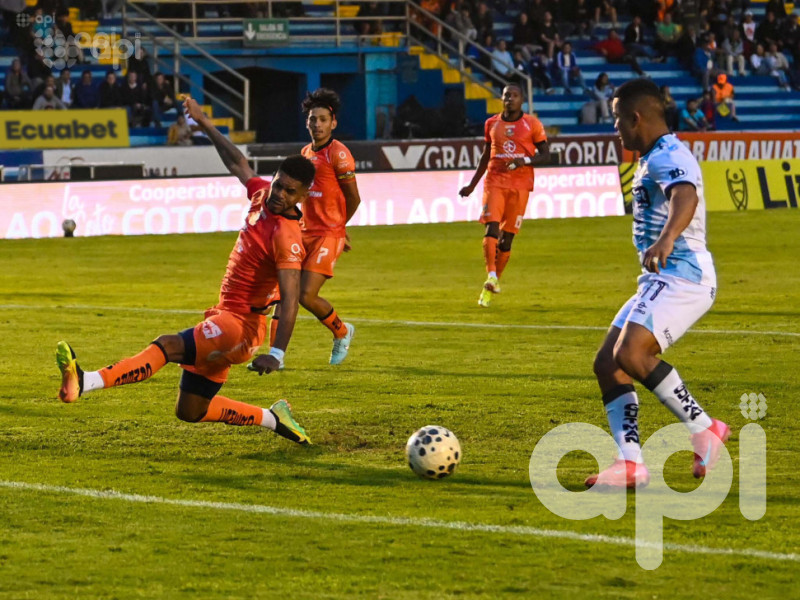 City se acostumbra a ganar y Libertad, a perder