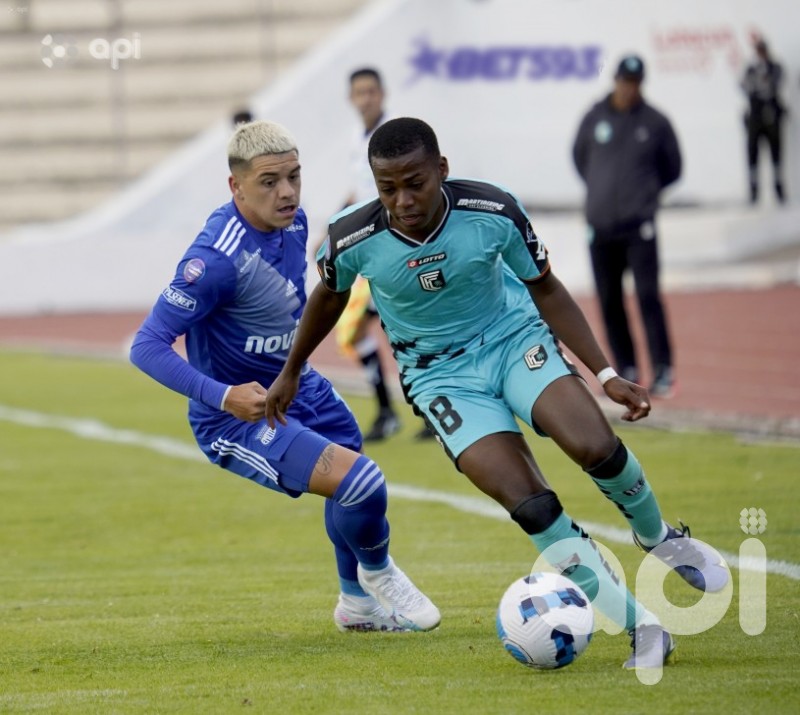 Cumbayá y Emelec quedan 0-0 en Latacunga