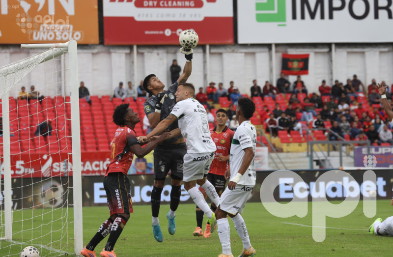 Bananerito se fortalece y el Cuenca flaquea