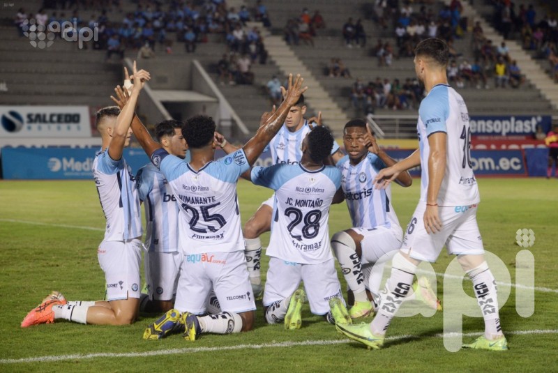 El City, que dicen juega feo, celebra nuevamente