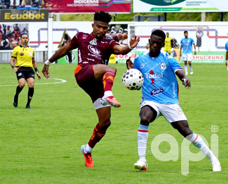 Ponchito se eleva y deja al fondo al Atunero