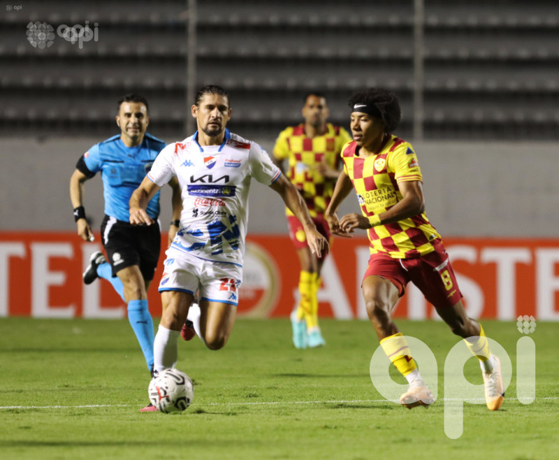 Aucas supera por poquito 1-0 a Nacional de Paraguay