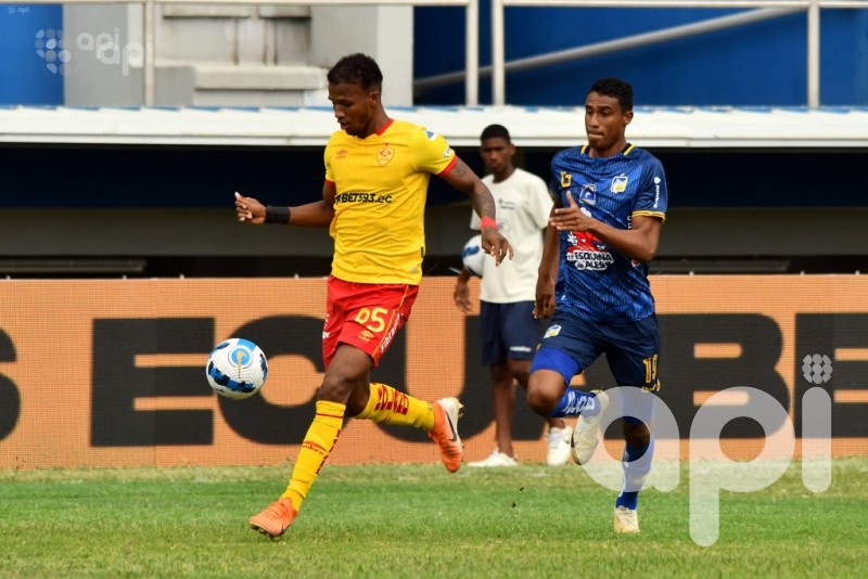 Delfín desarma 2-0 al campeón Aucas