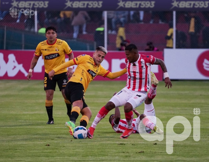 Técnico U. marca tablas 2-2 con Barcelona