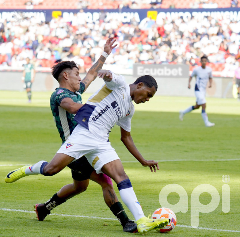 La U se desata y golea a Orense