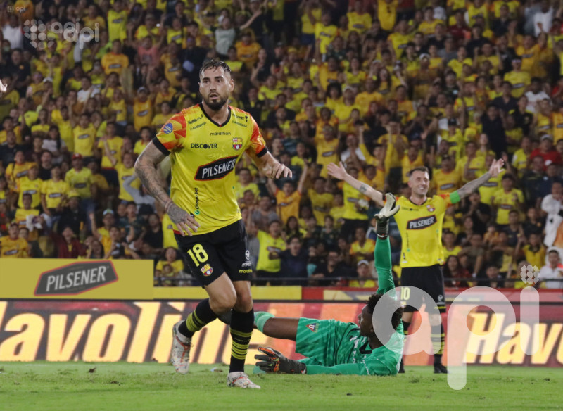 El ídolo gana y tiembla IDV