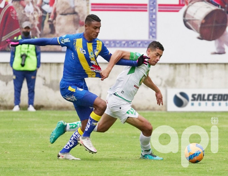 Delfín triunfa (2-1) sobre la hora ante Mushuc Runa en Echaleche