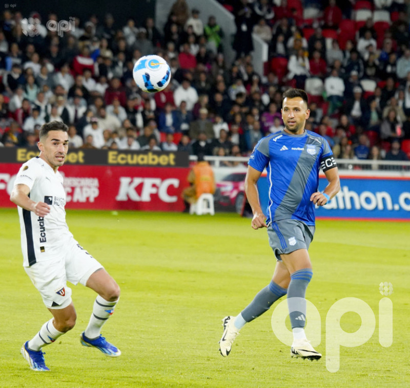 La U se frena con los azules