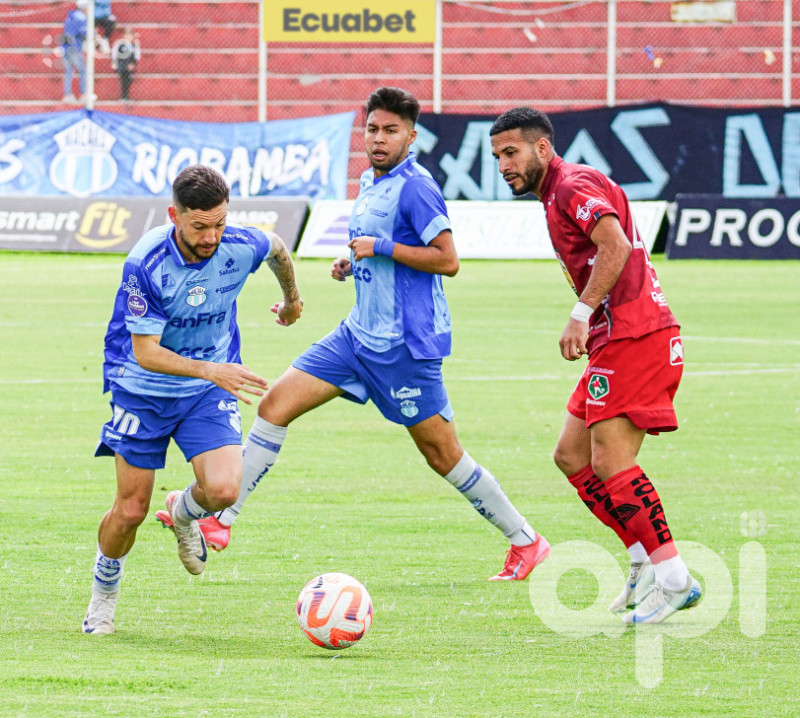Macará torea al descenso y sepulta al Ponchito