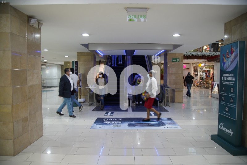 SOI-UIO-CENTRO-COMERCIAL-QUICENTRO-NAVIDAD-COMPRAS