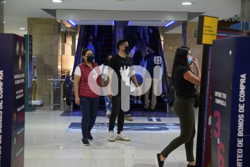 SOI-UIO-CENTRO-COMERCIAL-QUICENTRO-NAVIDAD-COMPRAS