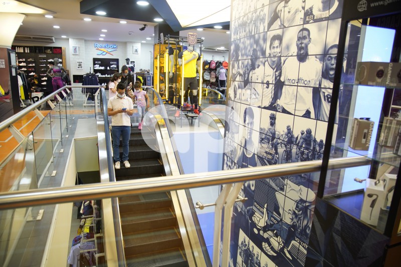 SOI-UIO-CENTRO-COMERCIAL-QUICENTRO-NAVIDAD-COMPRAS