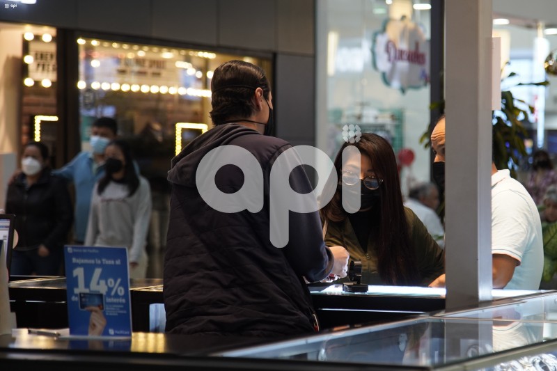 SOI-UIO-CENTRO-COMERCIAL-QUICENTRO-NAVIDAD-COMPRAS