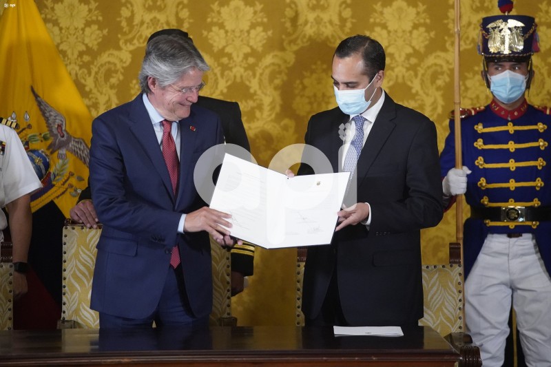 UIO-POL-MINISTRO-R.EXTERIORES-HOLGUIN