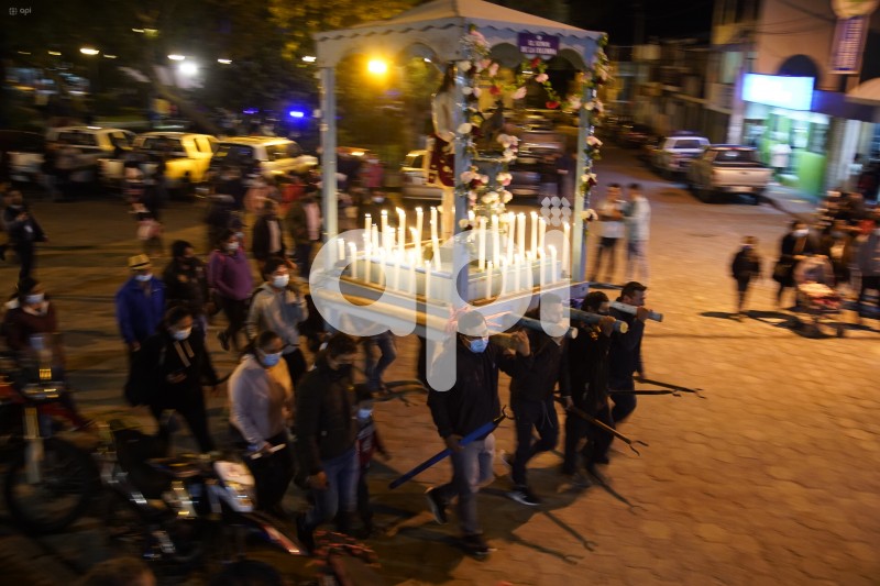 UIO-PROCESION-ANDAS-PUELLARO