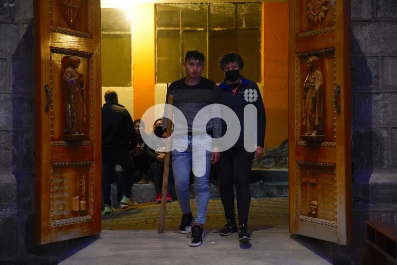 UIO-PROCESION-ANDAS-PUELLARO