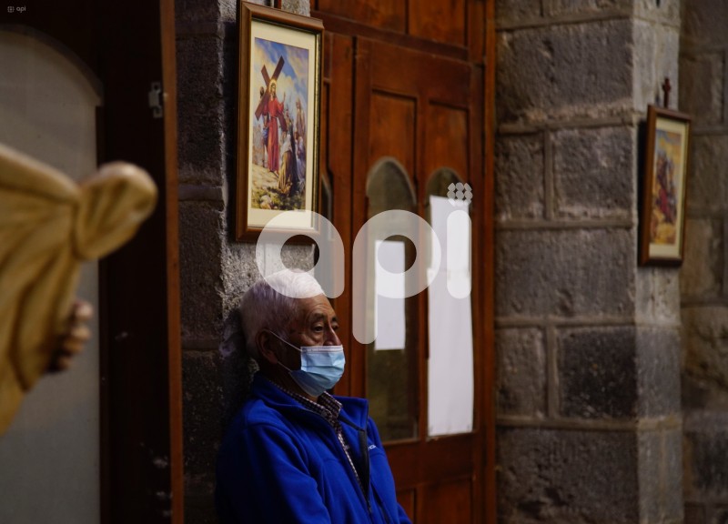 UIO-PROCESION-ANDAS-PUELLARO