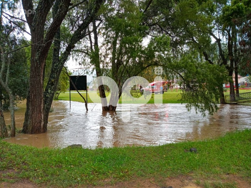 GUALACEO-DESBORDAMIENTO-RIO-SANTABARBARA