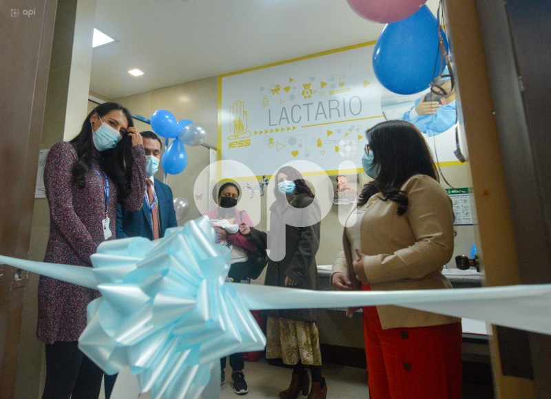 CUENCA-INAGURACION-LACTARIO-IESS