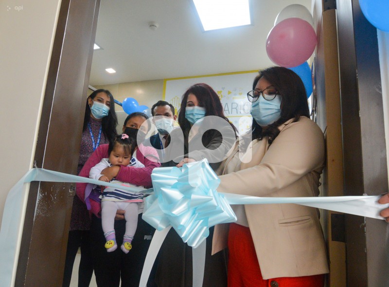 CUENCA-INAGURACION-LACTARIO-IESS