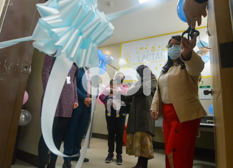 CUENCA-INAGURACION-LACTARIO-IESS
