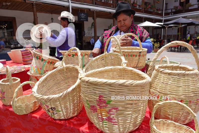 CUENCA-GUALACEO ANIVERSARIO DE LAS ARTESANIAS