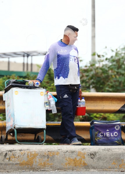 GYE-VENDEDORES AMBULANTES