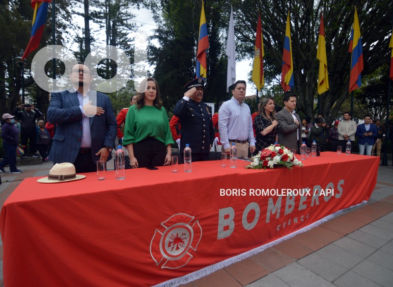 CUENCA-ENTREGA VEHICULOS-BOMBEROS