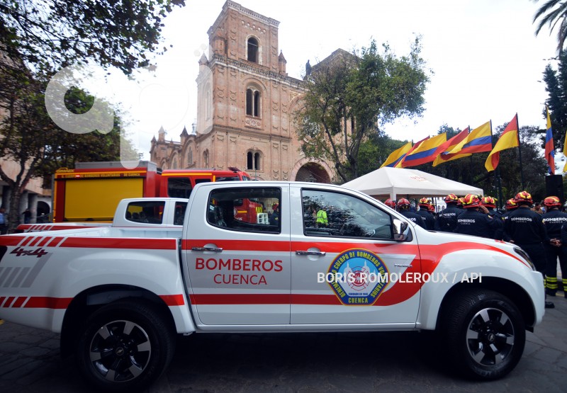 CUENCA-ENTREGA VEHICULOS-BOMBEROS